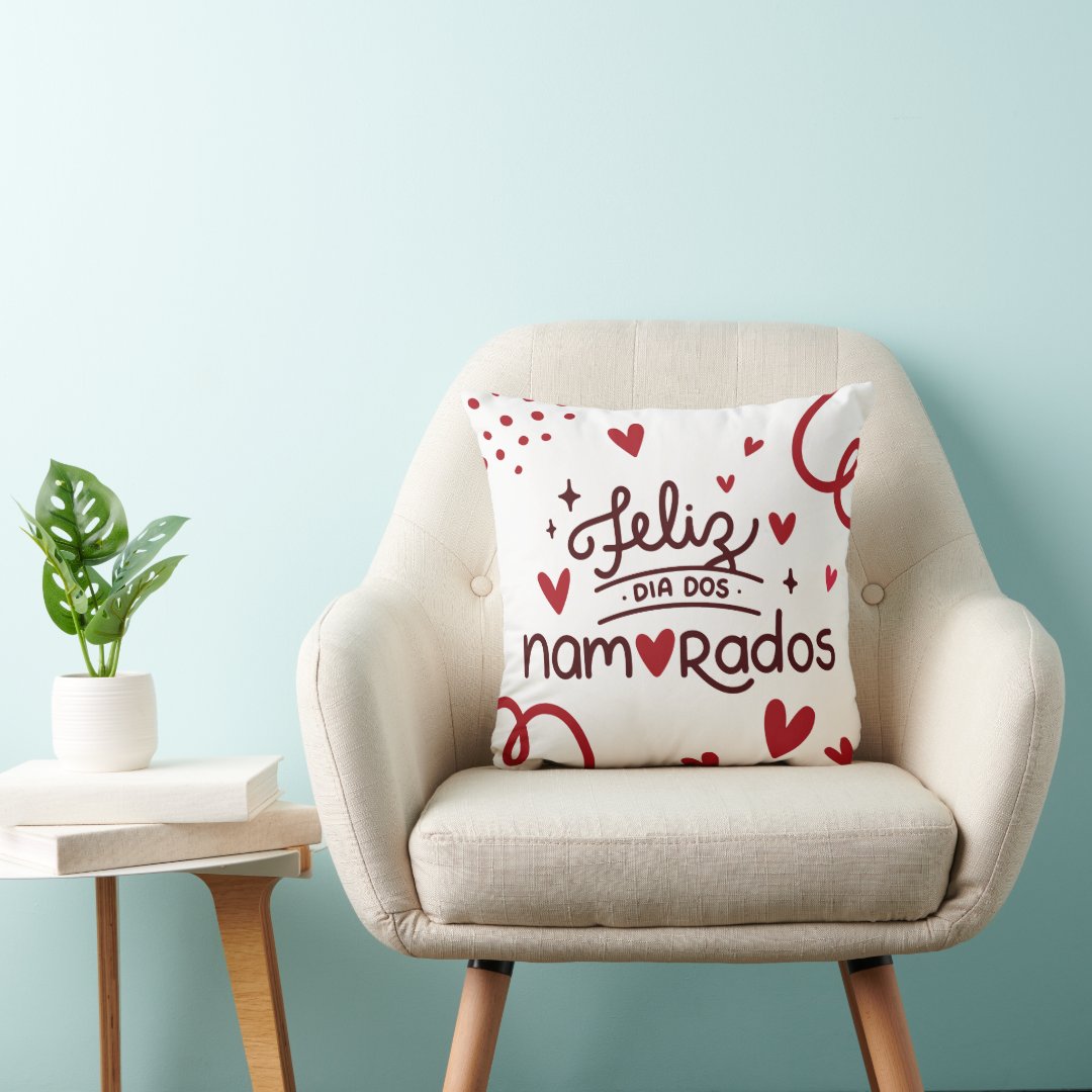 Almofada Decorativa Presente com Corações Dia dos Namorados