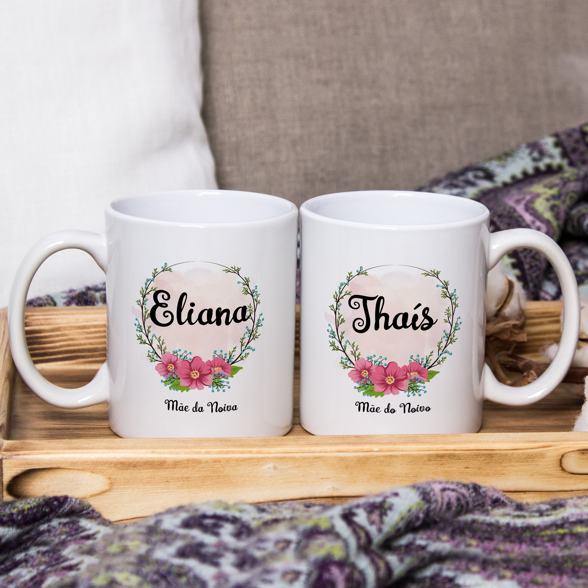Kit 2 Canecas Personalizadas com Nome Casamento Mãe dos Noivos Presente Lembrança - Casamento (Noiva e Noivo)