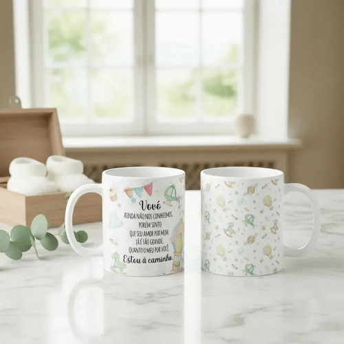 Caneca Presente Revelação de Gravidez Estou à Caminho Vovó - Anúncio de Gravidez (Avós)