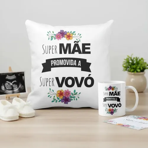 Kit Caneca E Almofada Super Mãe Promovida A Super Vovó - Anúncio de Gravidez (Avós)